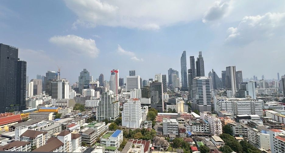 Wohnung zur Miete mit 1 Zimmer in Bang Rak, Bangkok