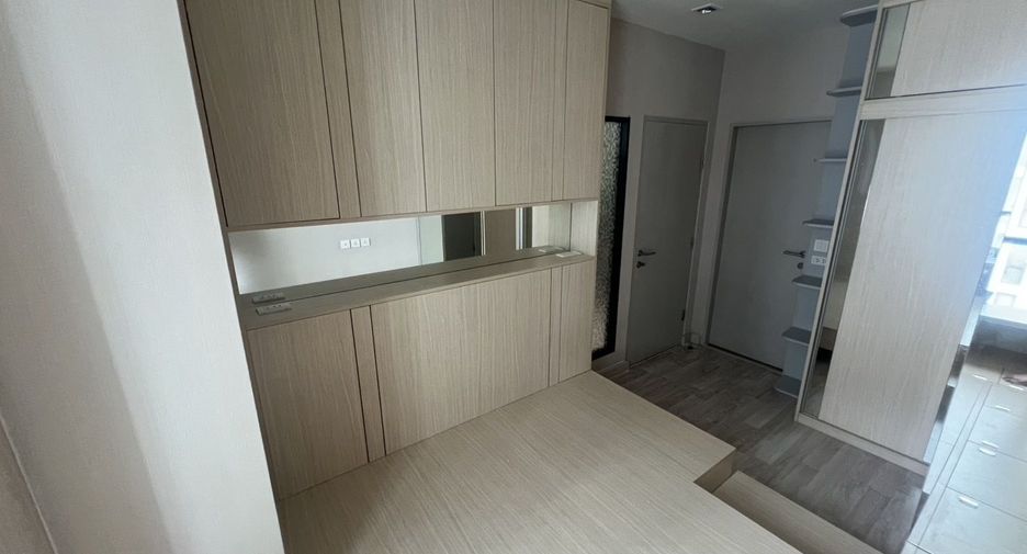 Wohnung zur Miete mit 1 Zimmer in Khlong San, Bangkok