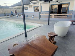 À vendre et à louer 3 chambres villa à Bang Lamung, Chonburi