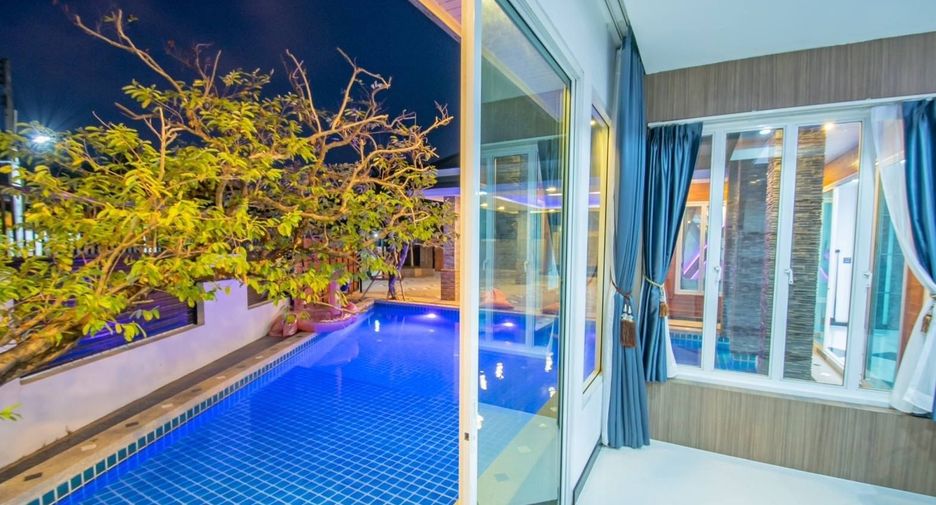 For rent 4 bedrooms villa in Bang Lamung, Chonburi