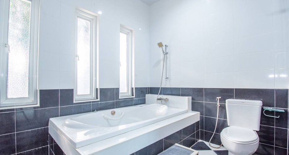 For rent 4 bedrooms villa in Bang Lamung, Chonburi