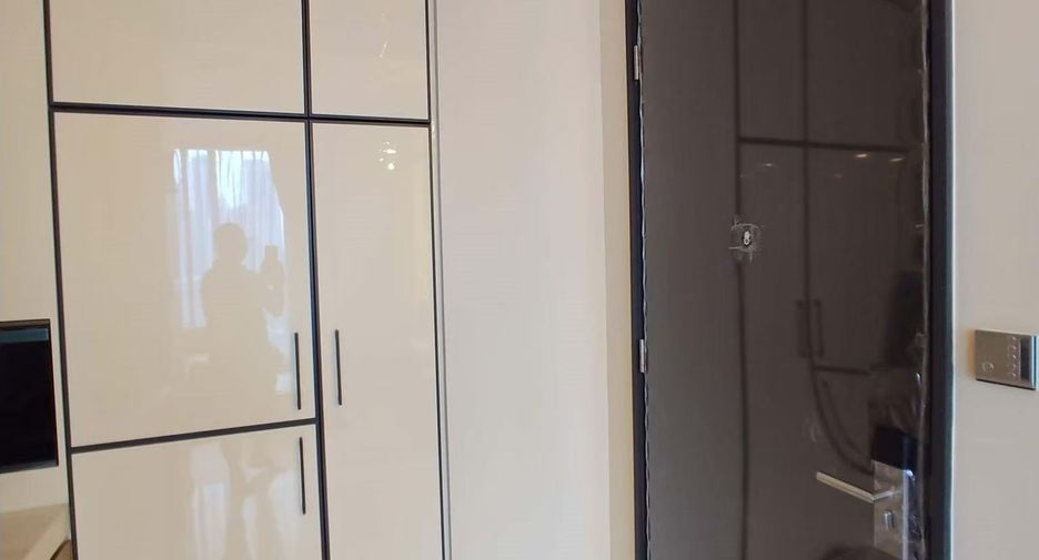 For sale 1 bed condo in Khlong Toei, Bangkok