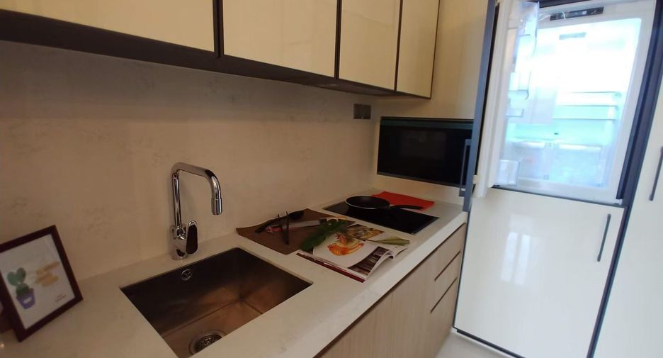 For sale 1 bed condo in Khlong Toei, Bangkok