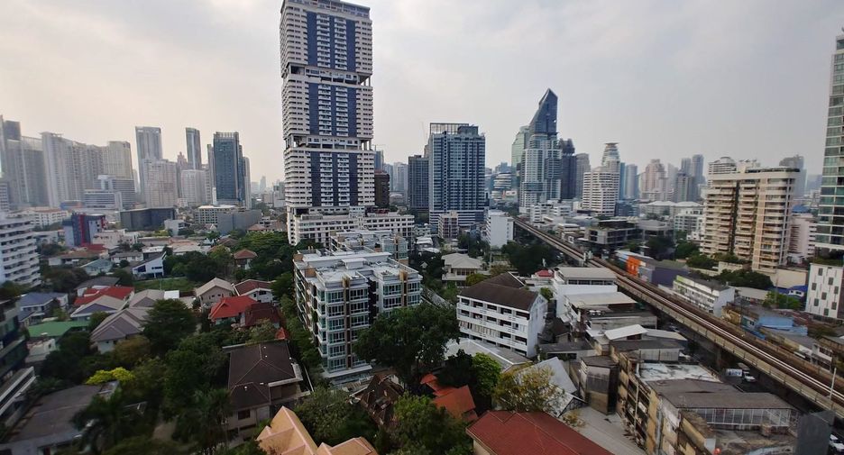 For sale 1 bed condo in Khlong Toei, Bangkok