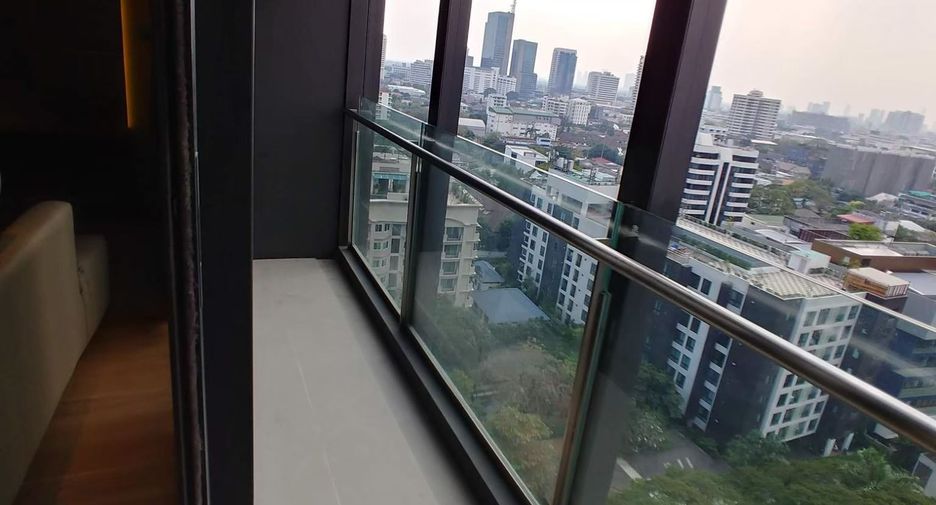 For sale 1 bed condo in Khlong Toei, Bangkok