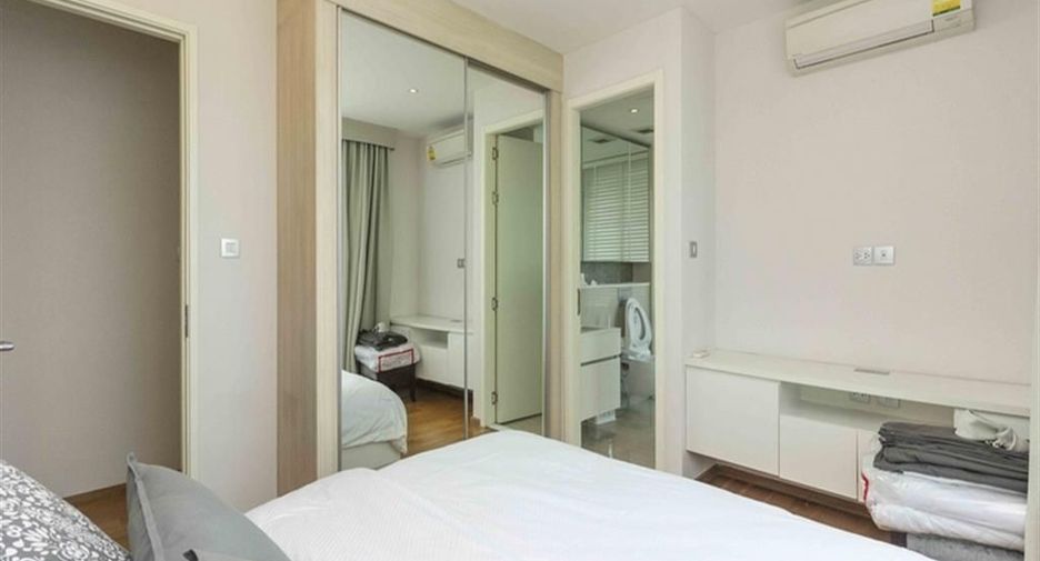 For rent 2 bedrooms condo in Watthana, Bangkok