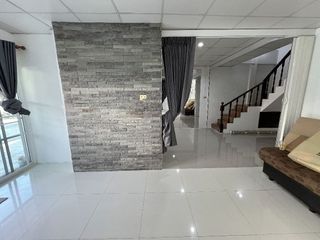 For sale 4 bedrooms townhouse in Bang Khen, Bangkok