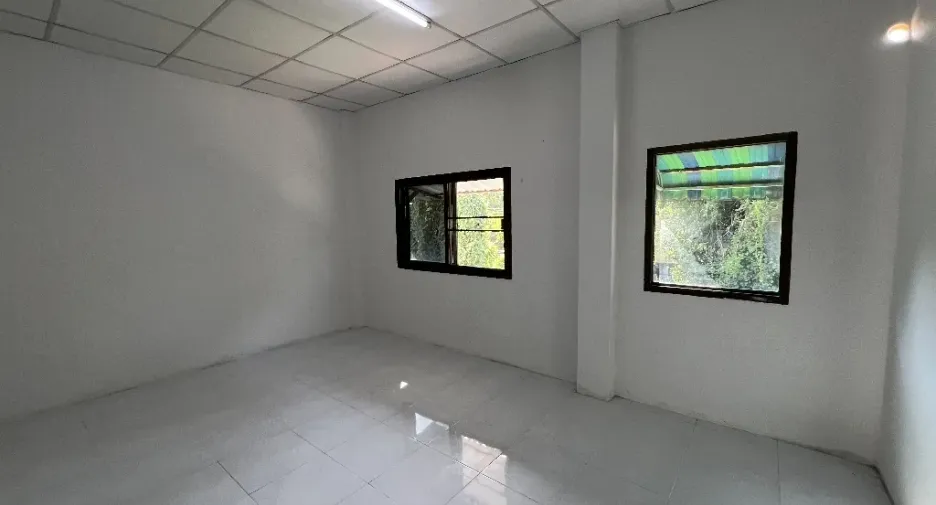 For sale 4 bedrooms townhouse in Bang Khen, Bangkok