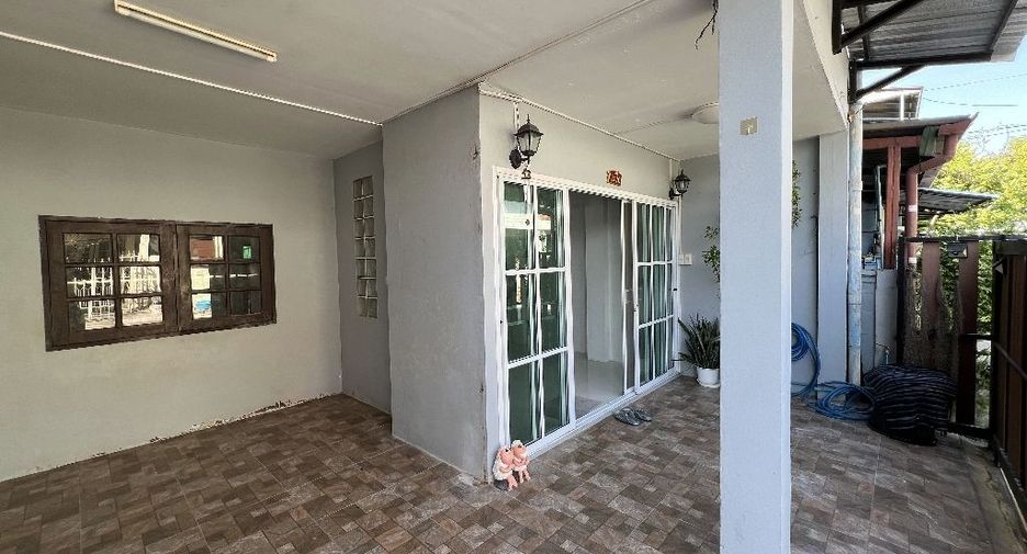 For sale 4 bedrooms townhouse in Bang Khen, Bangkok