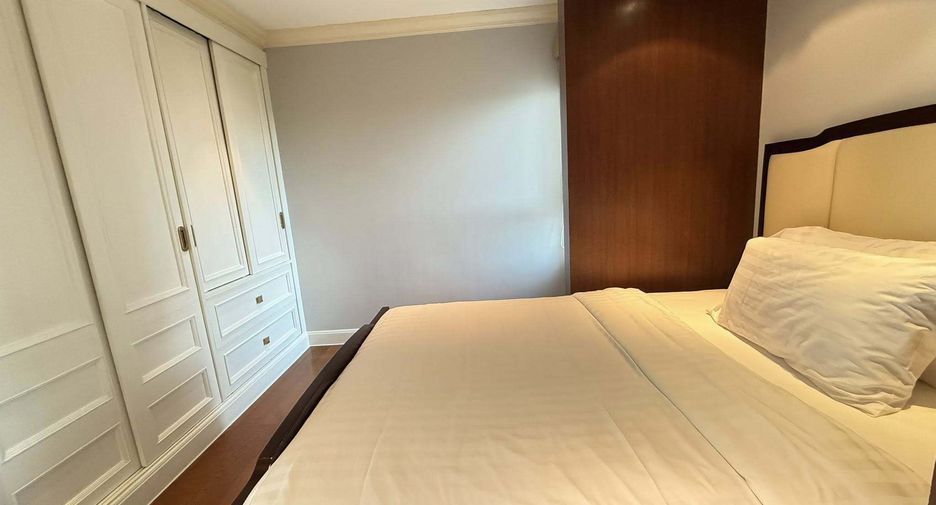 For rent 2 bedrooms apartment in Watthana, Bangkok
