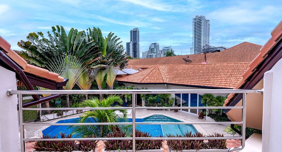 Casa en venta de 5 habitaciones en Bang Lamung, Chonburi