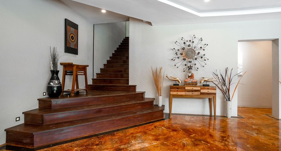 Casa en venta de 5 habitaciones en Bang Lamung, Chonburi