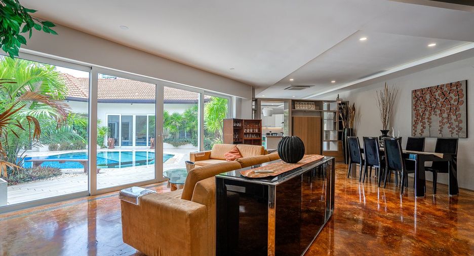 Casa en venta de 5 habitaciones en Bang Lamung, Chonburi