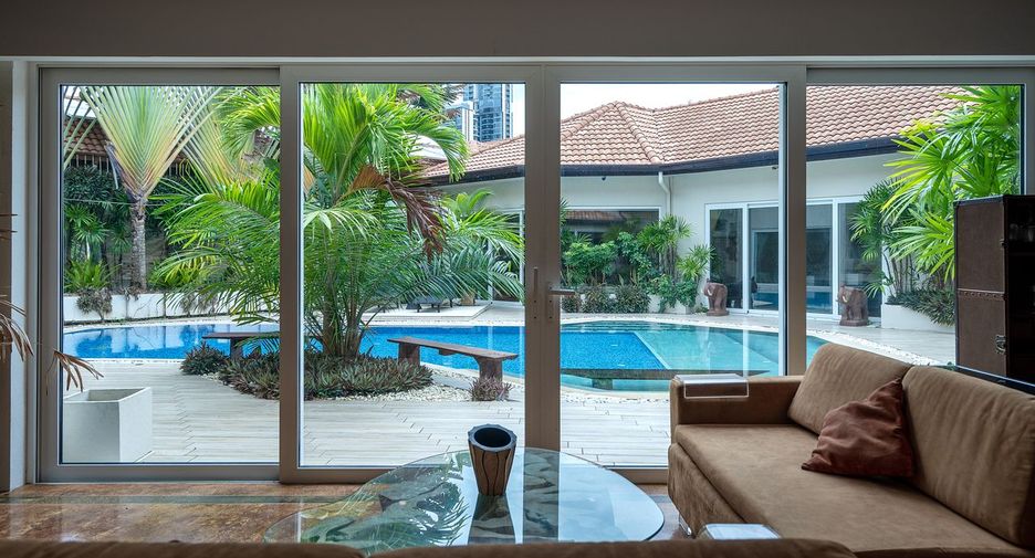Casa en venta de 5 habitaciones en Bang Lamung, Chonburi