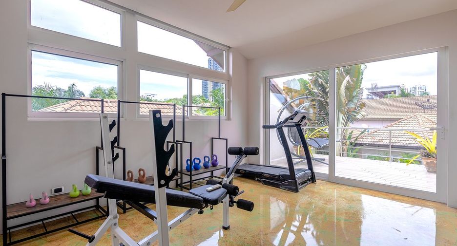 Casa en venta de 5 habitaciones en Bang Lamung, Chonburi
