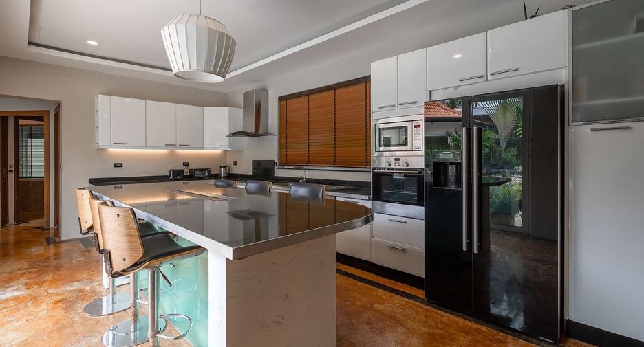 Casa en venta de 5 habitaciones en Bang Lamung, Chonburi