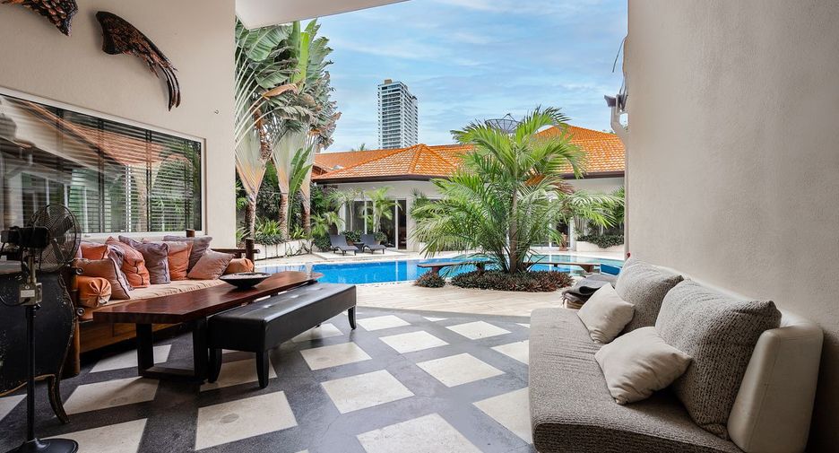 Casa en venta de 5 habitaciones en Bang Lamung, Chonburi