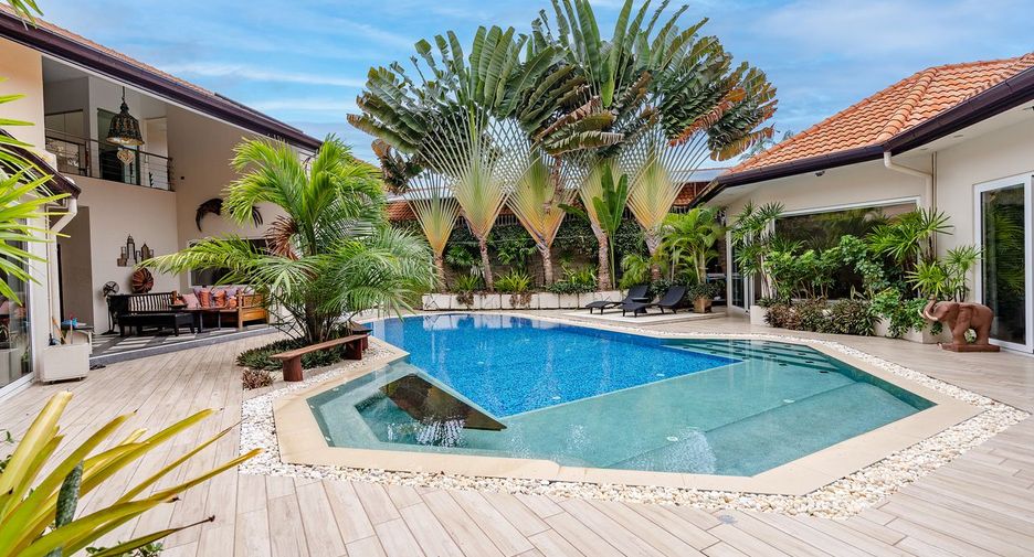 Casa en venta de 5 habitaciones en Bang Lamung, Chonburi