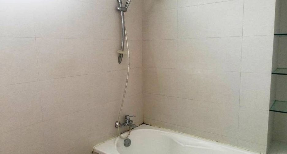 For rent 2 bedrooms condo in Phra Khanong, Bangkok