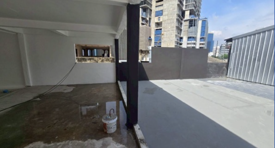 For rent 4 bedrooms retail Space in Sathon, Bangkok