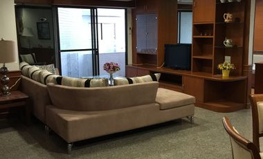 For rent 4 bedrooms condo in Watthana, Bangkok
