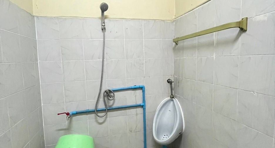 For rent 3 bedrooms office in Huai Khwang, Bangkok