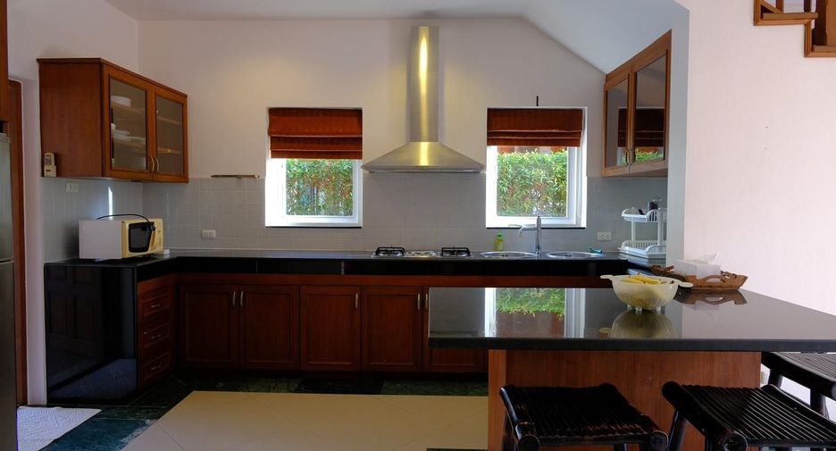 Haus zur Miete mit 3 Zimmer in Mueang Phuket, Phuket