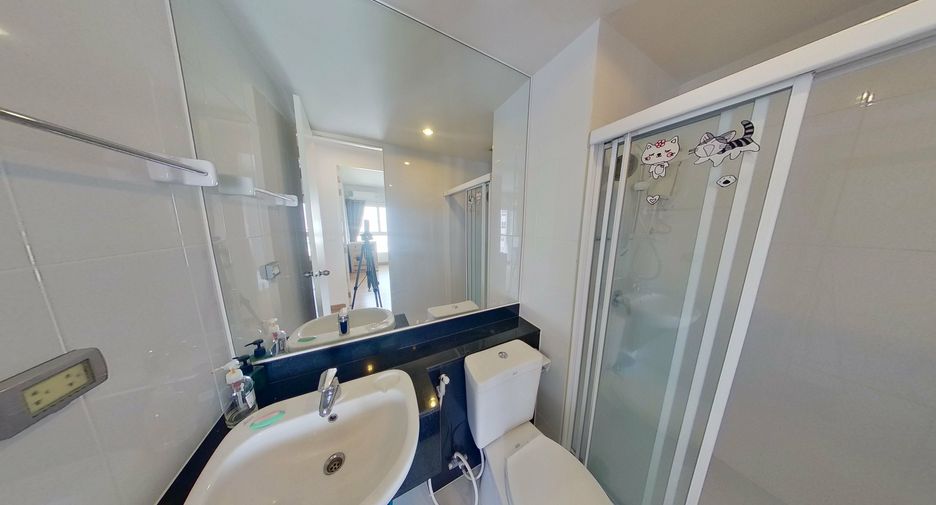 For rent 2 bedrooms condo in Thon Buri, Bangkok