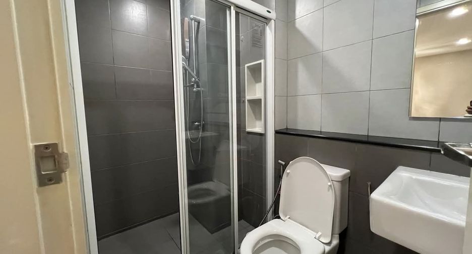 For sale and for rent 2 bedrooms condo in Chatuchak, Bangkok