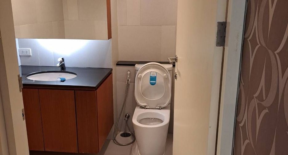 For rent 2 ベッドルーム condo in Sathon, Bangkok