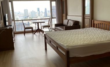 Wohnung zur Miete mit Studio in Watthana, Bangkok