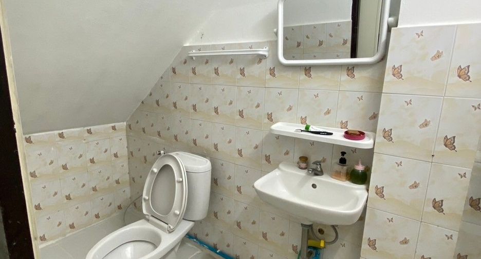 For sale 3 bedrooms townhouse in Bang Phlat, Bangkok