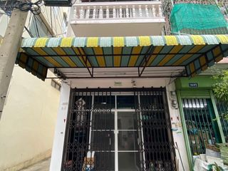For sale 3 bedrooms townhouse in Bang Phlat, Bangkok
