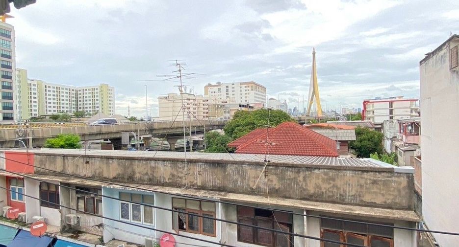 For sale 3 bedrooms townhouse in Bang Phlat, Bangkok