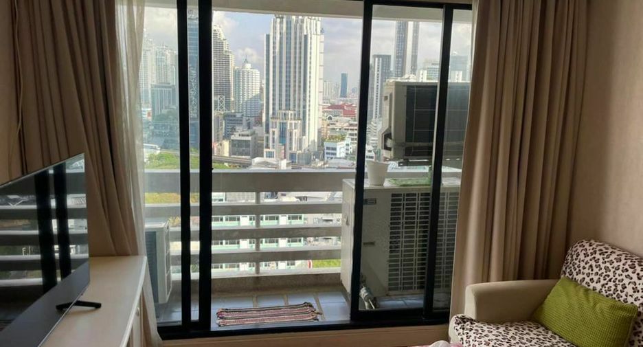 For rent 2 bedrooms condo in Khlong Toei, Bangkok