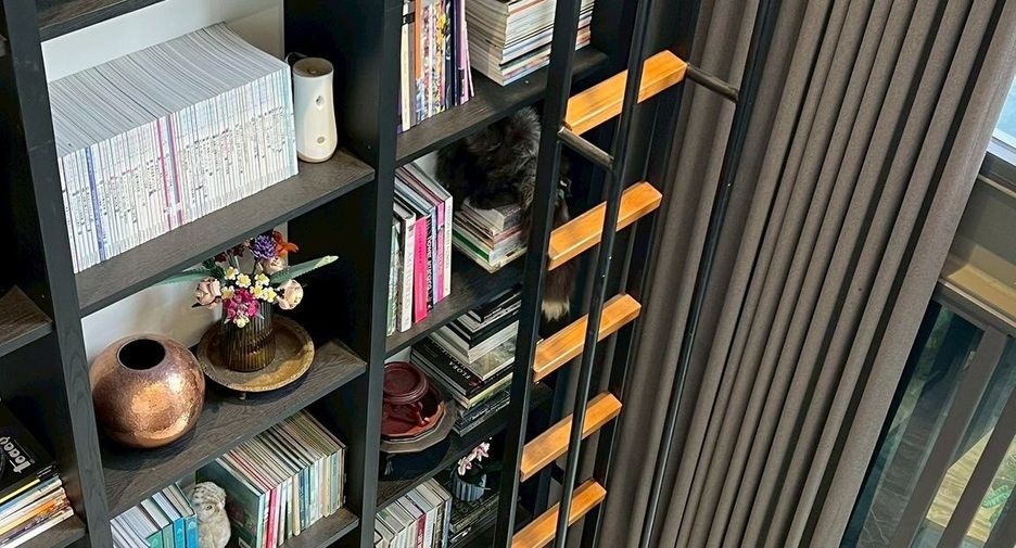 For sale 4 bedrooms house in Wang Thonglang, Bangkok