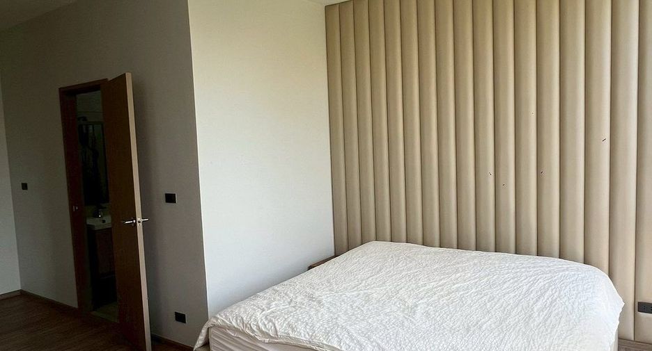 For sale 4 bedrooms house in Wang Thonglang, Bangkok