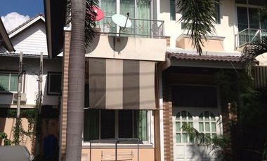 Reihenhaus zur Miete mit 3 Zimmer in Phra Khanong, Bangkok