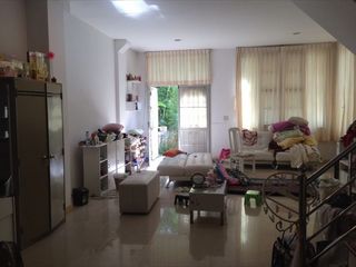For rent 3 bedrooms townhouse in Phra Khanong, Bangkok