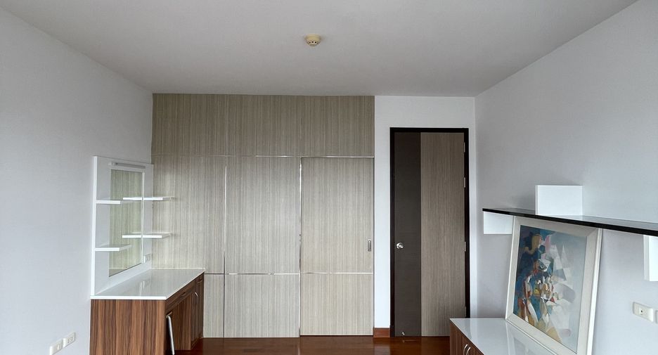 For rent 2 bedrooms condo in Bang Kho Laem, Bangkok