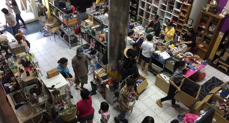 For sale 4 bedrooms retail Space in Si Racha, Chonburi