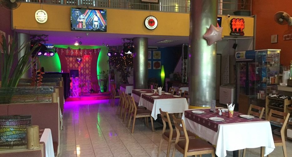 For sale 4 bedrooms retail Space in Si Racha, Chonburi