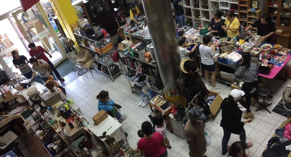 For sale 4 bedrooms retail Space in Si Racha, Chonburi