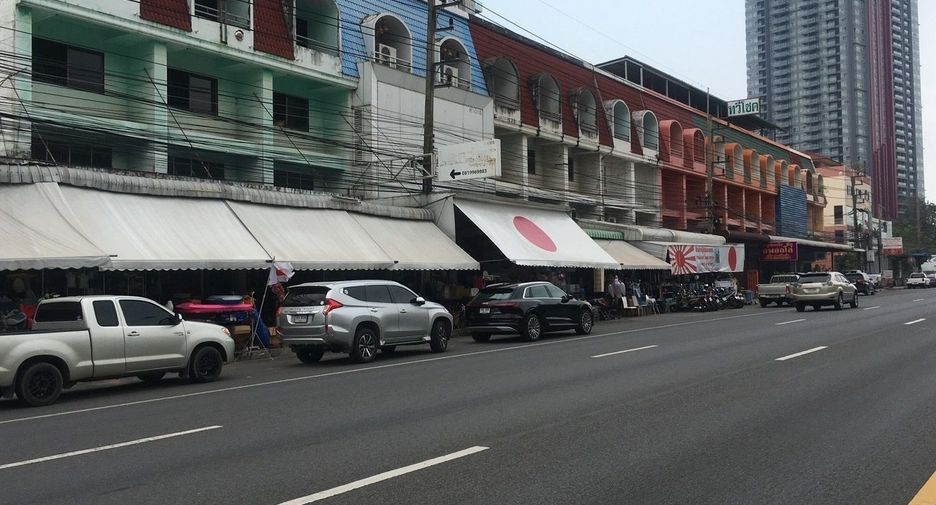 For sale 4 bedrooms retail Space in Si Racha, Chonburi