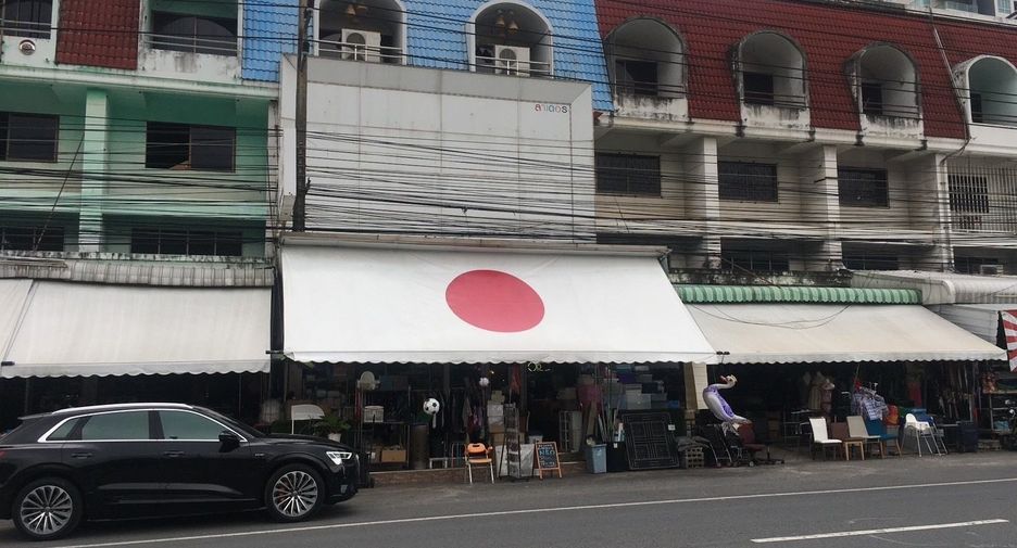 For sale 4 bedrooms retail Space in Si Racha, Chonburi