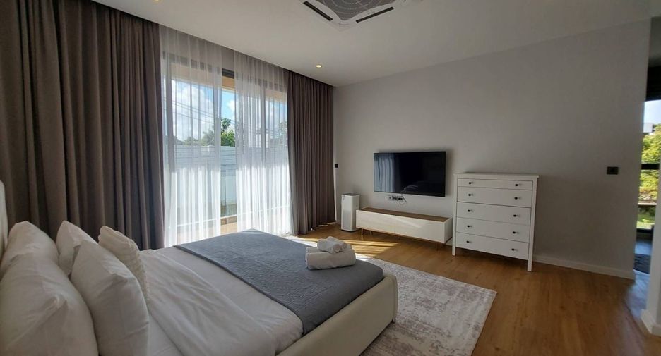 For rent 3 bedrooms villa in Mueang Phuket, Phuket