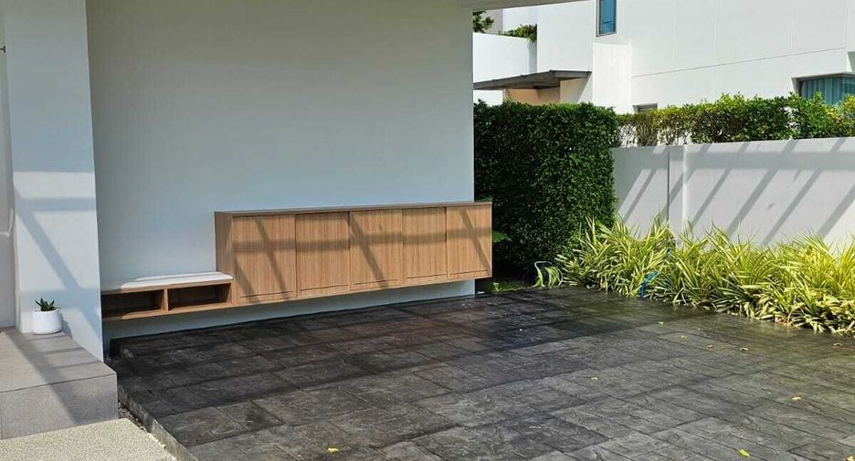 For rent 3 bedrooms villa in Mueang Phuket, Phuket