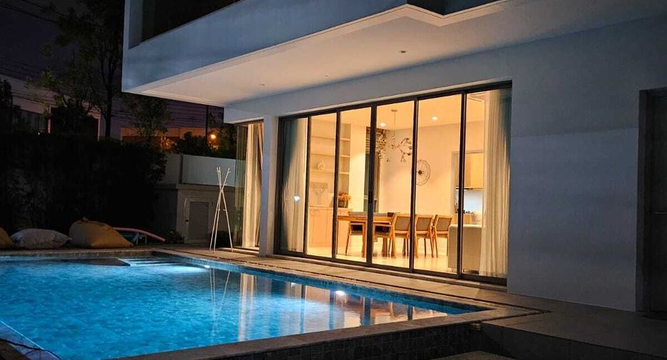 For rent 3 bedrooms villa in Mueang Phuket, Phuket