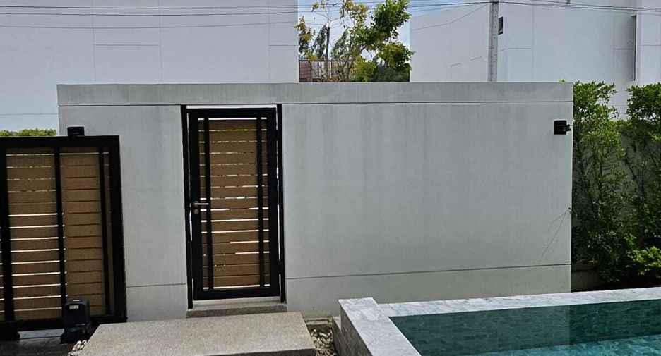 For rent 3 bedrooms villa in Mueang Phuket, Phuket