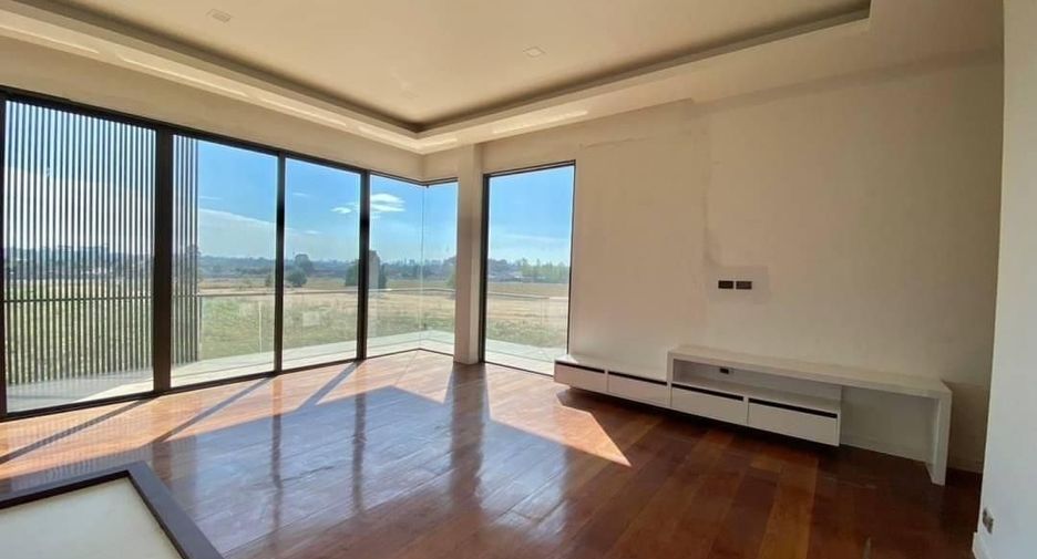 For sale 5 bedrooms villa in Bang Lamung, Chonburi